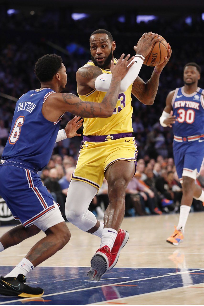 LeBron se acerca a Kobe y Lakers vencen a Knicks