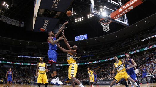 Covington anota 25 puntos en triunfo de 76ers sobre Nuggets