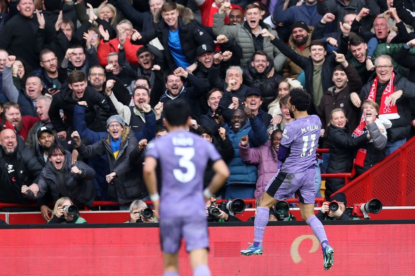 Liverpool golea al Brentford y cuida su liderato
