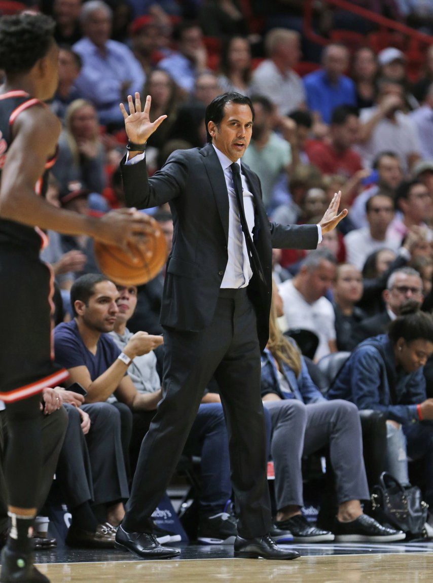 En cumpleaños de su entrenador, Heat vence a Bulls