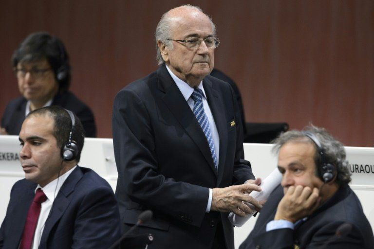 Blatter afirma que Platini le amenazó con la cárcel si era candidato