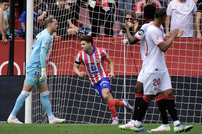 &nbsp;Atlético de Madrid vence al Sevilla in extremis