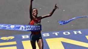 Keniana Jeptoo gana por 3ra vez Maratón de Boston