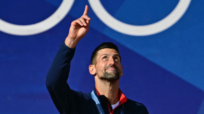 París 2024: Novak Djokovic derrotó a Alcaraz en una titánica final para llevarse el oro