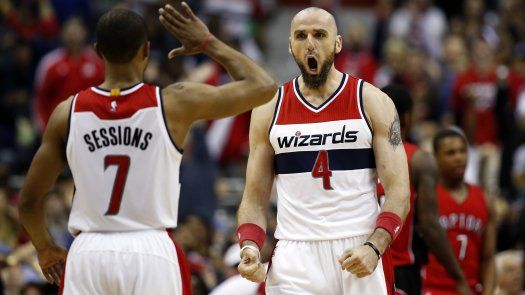 Wizards apalean a Raptors y los barren en la serie