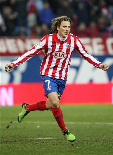 Copa: Atlético de Madrid golea 4-0 a Santander con dos de Forlán