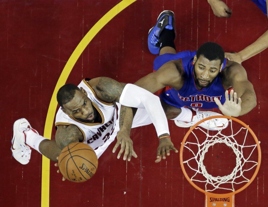 Triple-doble de LeBron en victoria de los Cavs ante Pistons