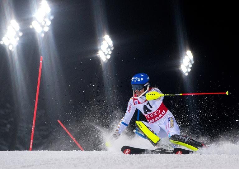 La sueca Hansdotter gana el eslalon nocturno de Flachau