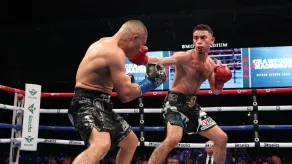 El Rayo José Valenzuela ganó título superligero en gran presentación ante Pitbull Cruz