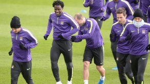 Desesperado Man City busca remontar en Barcelona