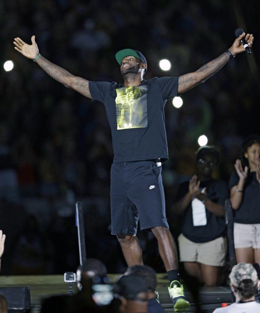 LeBron asegura que permanecerá en Cleveland