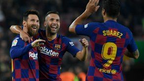Barcelona golea 5-1 al Valladolid y recupera el liderato