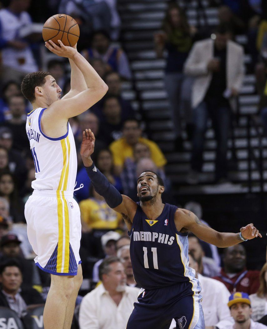 Con ofensiva tardía, Warriors ganan a Grizzlies