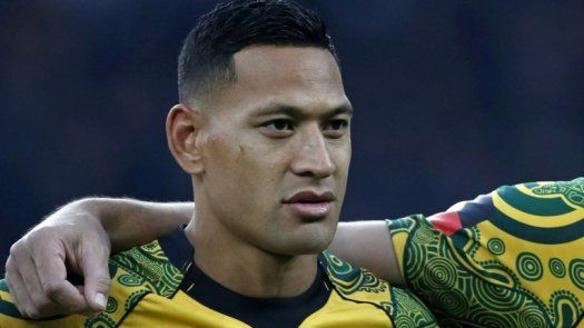 Folau asegura entre lágrimas antes de su audiencia que no comprometerá su fe