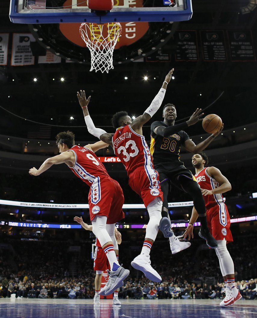 Randle ayuda a Lakers a romper racha de ocho derrotas