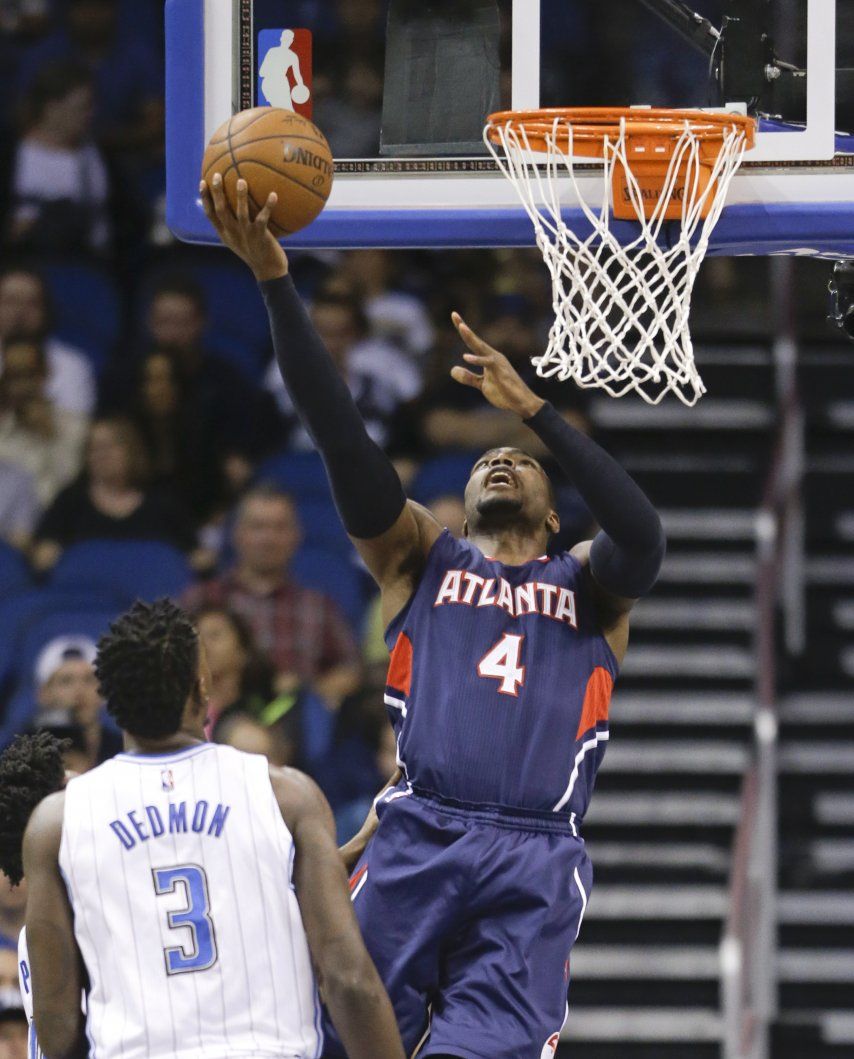 Hawks remontan y terminan con mala racha