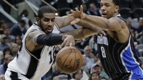 Con 28 de Aldridge, Spurs doblegan al Magic