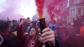 Bundesliga autoriza uso de bengalas antes de partido