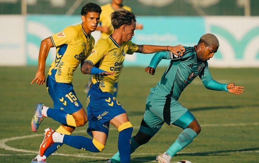 Edward Cedeño debuta con UD Las Palmas en pretemporada