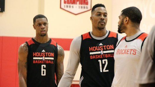NBA suspende a Howard por un partido