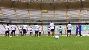 Panamá reconoce el estadio Cachamay antes de medirse a Venezuela