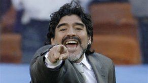 Mundial: Maradona dirige una orquesta afinada