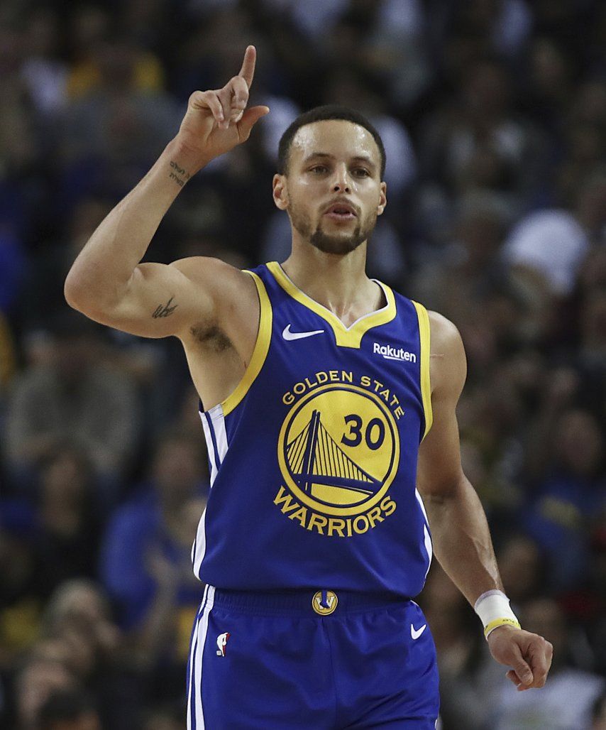 Curry anota 38 y Warriors superan a Timberwolves 116-108