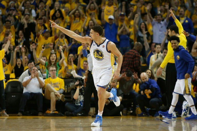 Los Warriors aplastan a los Pelicans y Horford da el pase a los Celtics