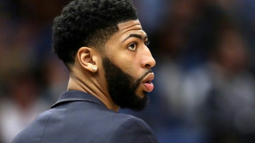 NBA: Ala-pívot Anthony Davis multado con 50.000 dólares