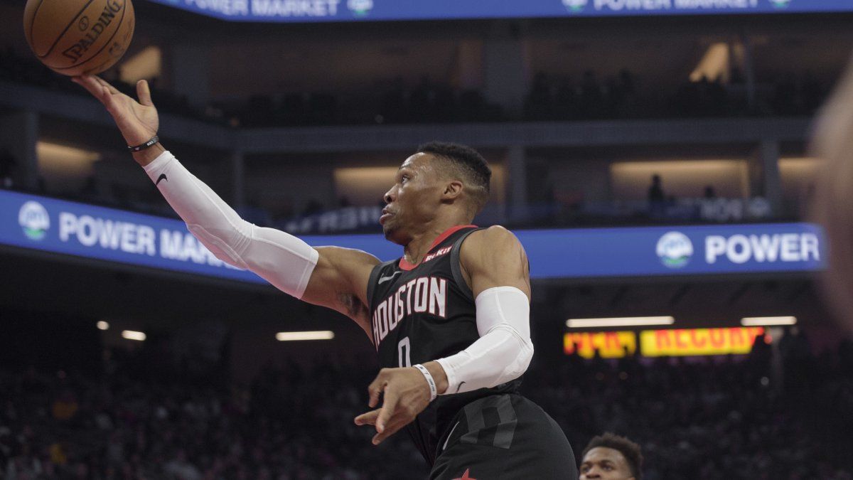 Rockets ganan a Kings 113-104 pese a un torpe último cuarto