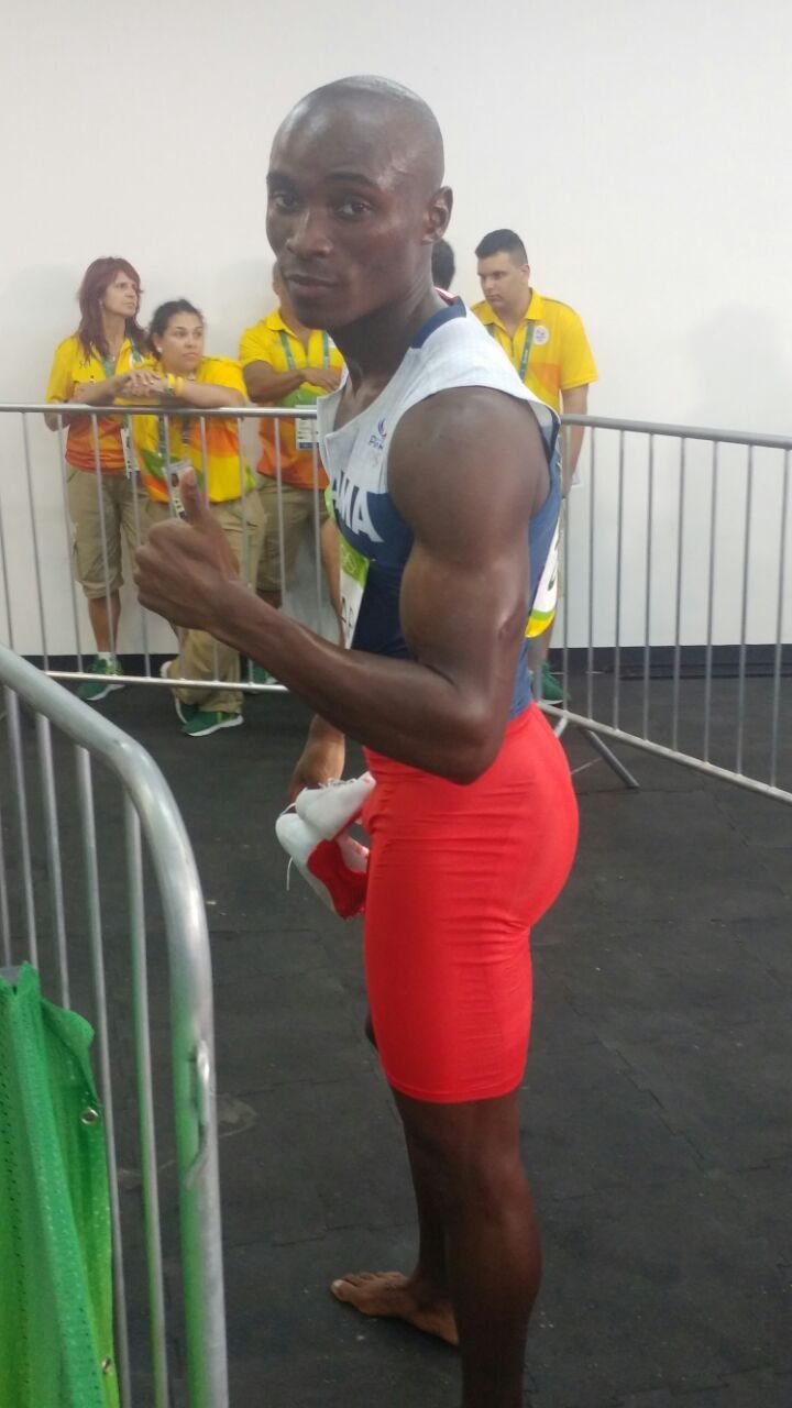 Edward corrió con una molestia la final de los 200 metros planos