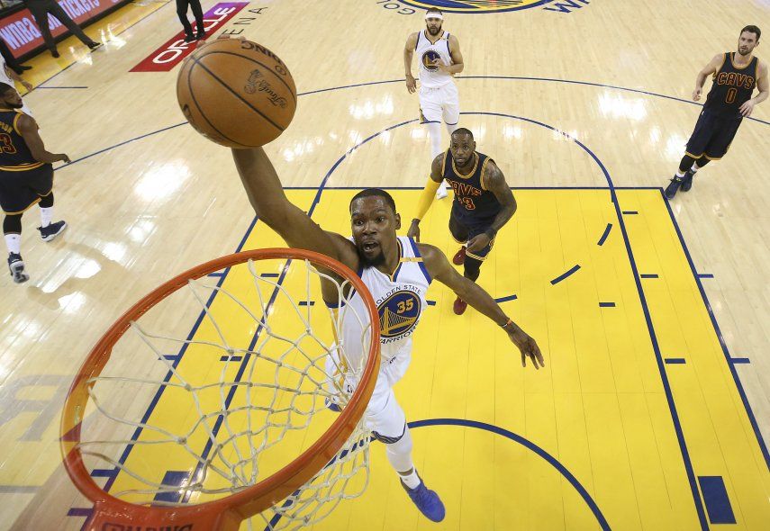 La consigna de Curry a los Warriors: no se distraigan ahora