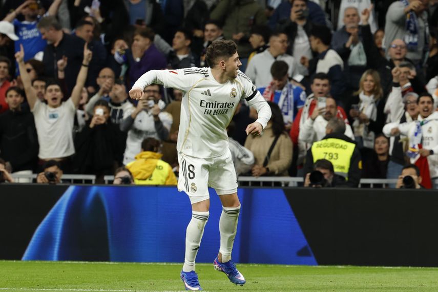 El Real Madrid superó al Elche y sigue de cerca al FC Barcelona