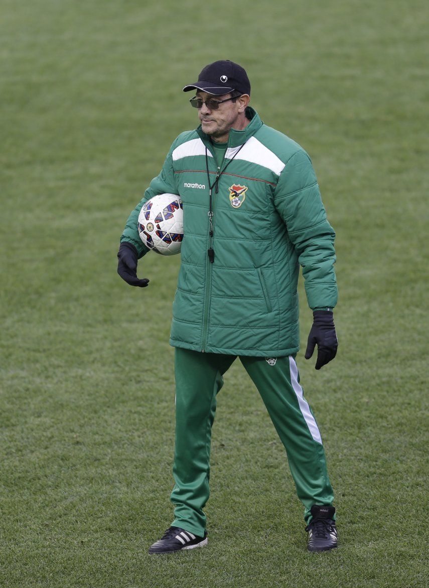 Soria renuncia como técnico de selección de Bolivia