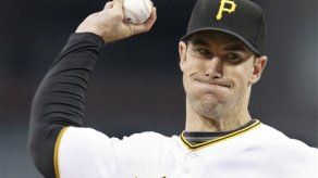 Piratas frenan a los Marlins con gran actuación de Ohlendorf