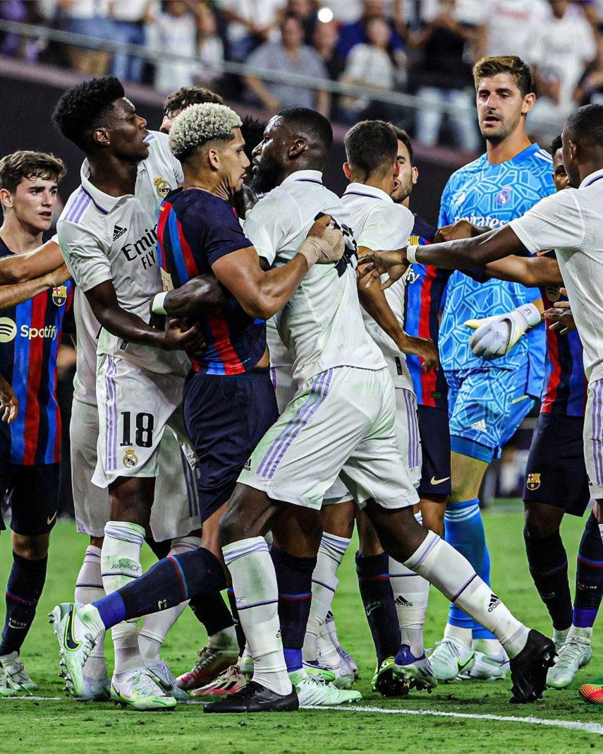 Real Madrid y Barcelona chocan en el Clásico por el liderato de LaLiga