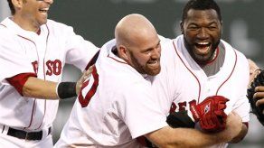 Ortiz refrenda poder en el bateo