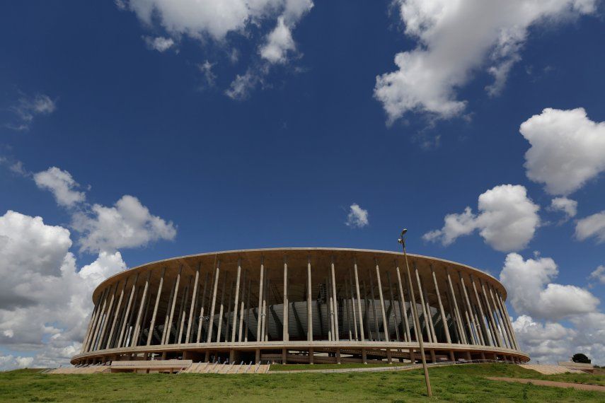 Altos costos, corrupción empañan Mundial de Brasil