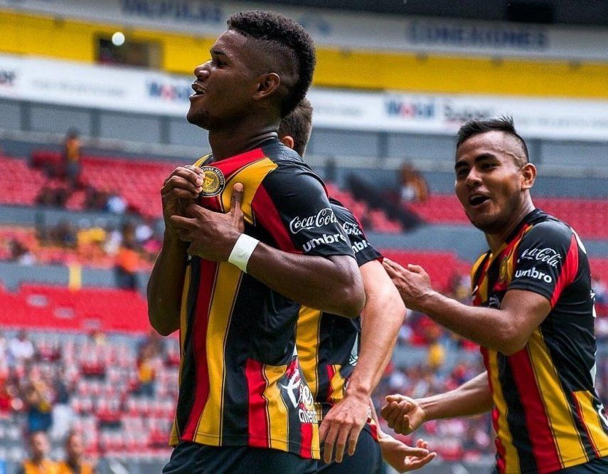 Jorlian Sánchez anotó en la derrota de los Leones Negros