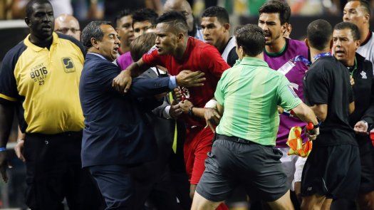 CONCACAF encara otra tormenta por polémicos arbitrajes