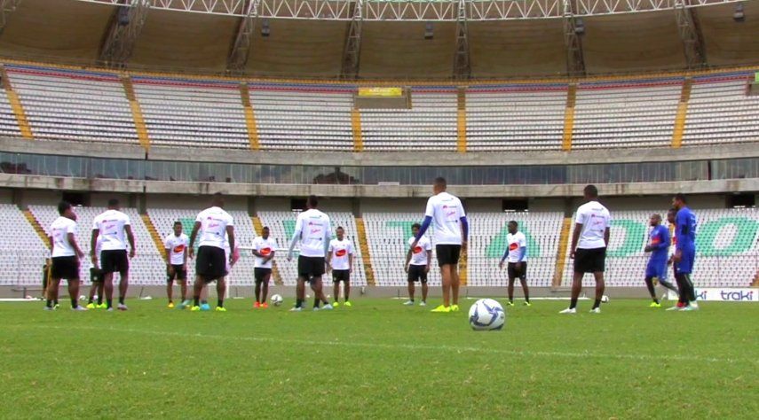 Panamá reconoce el estadio Cachamay antes de medirse a Venezuela