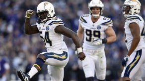 Chargers incorporan al tight end Hunter Henry a su roster