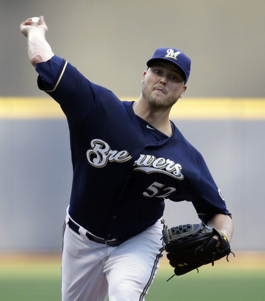 Gennett pega 4 hits y Cerveceros se imponen a Filis
