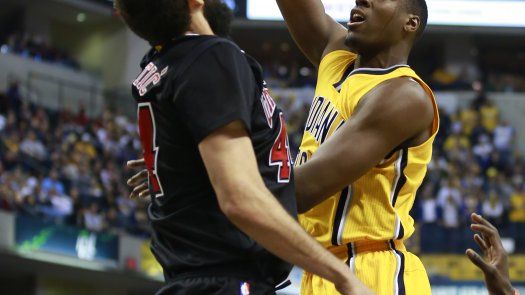 Pacers frenan a Bulls y suman 4 triunfos seguidos