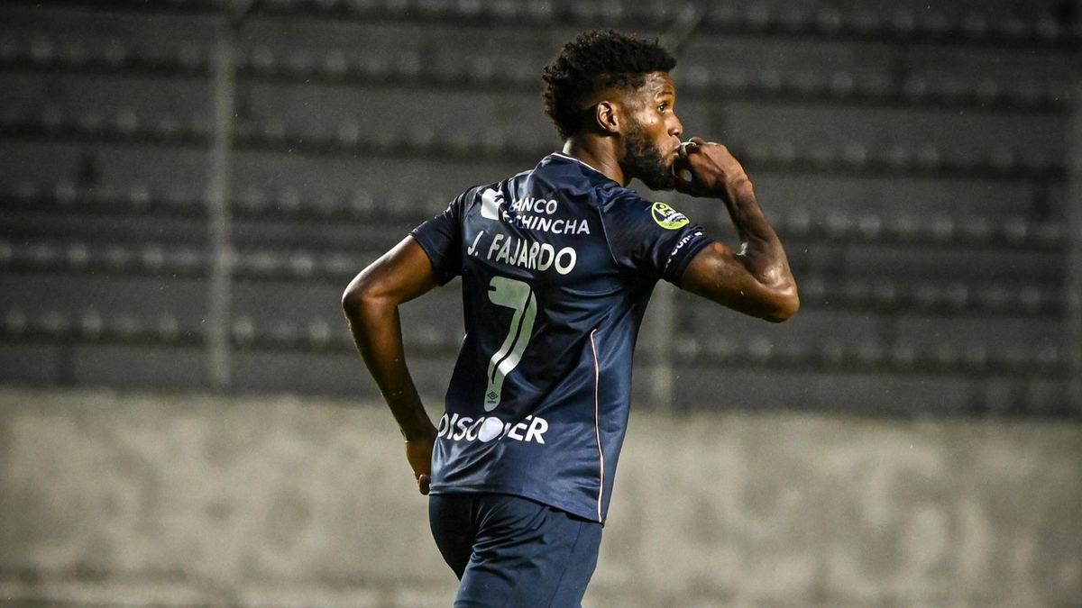 José Fajardo rescató el empate de Universidad Católica ante Delfín José Fajardo rescató el empate de Universidad Católica ante Delfín