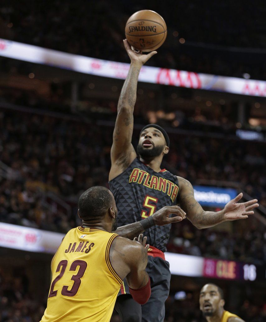 Hardaway Jr. y Hawks sorprenden a Cavaliers