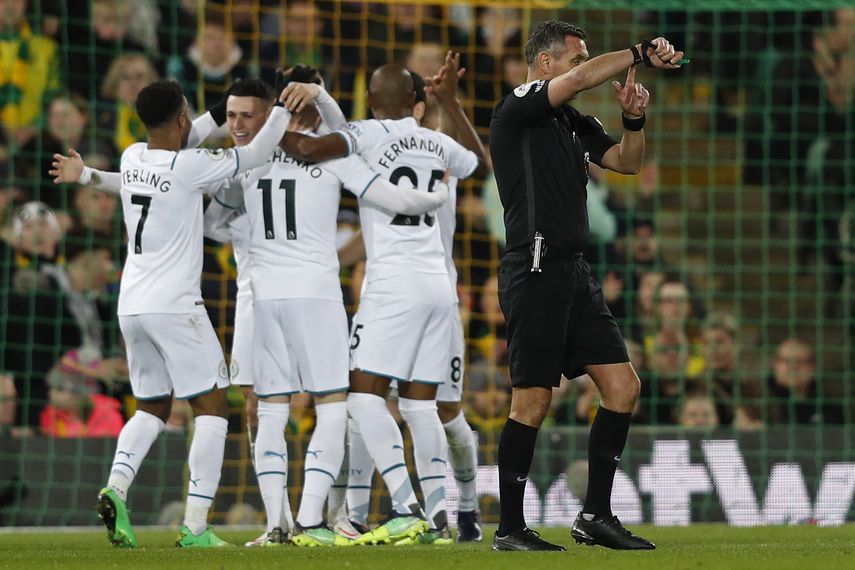 Manchester City avasalla al Norwich y consolida liderato