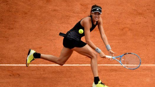 Muguruza se clasifica a cuartos tras el abandono por lesión de Tsurenko
