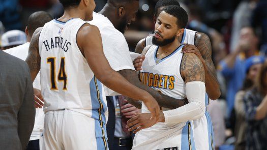 Con tiros libres y en prórroga, Nuggets vencen a Mavs