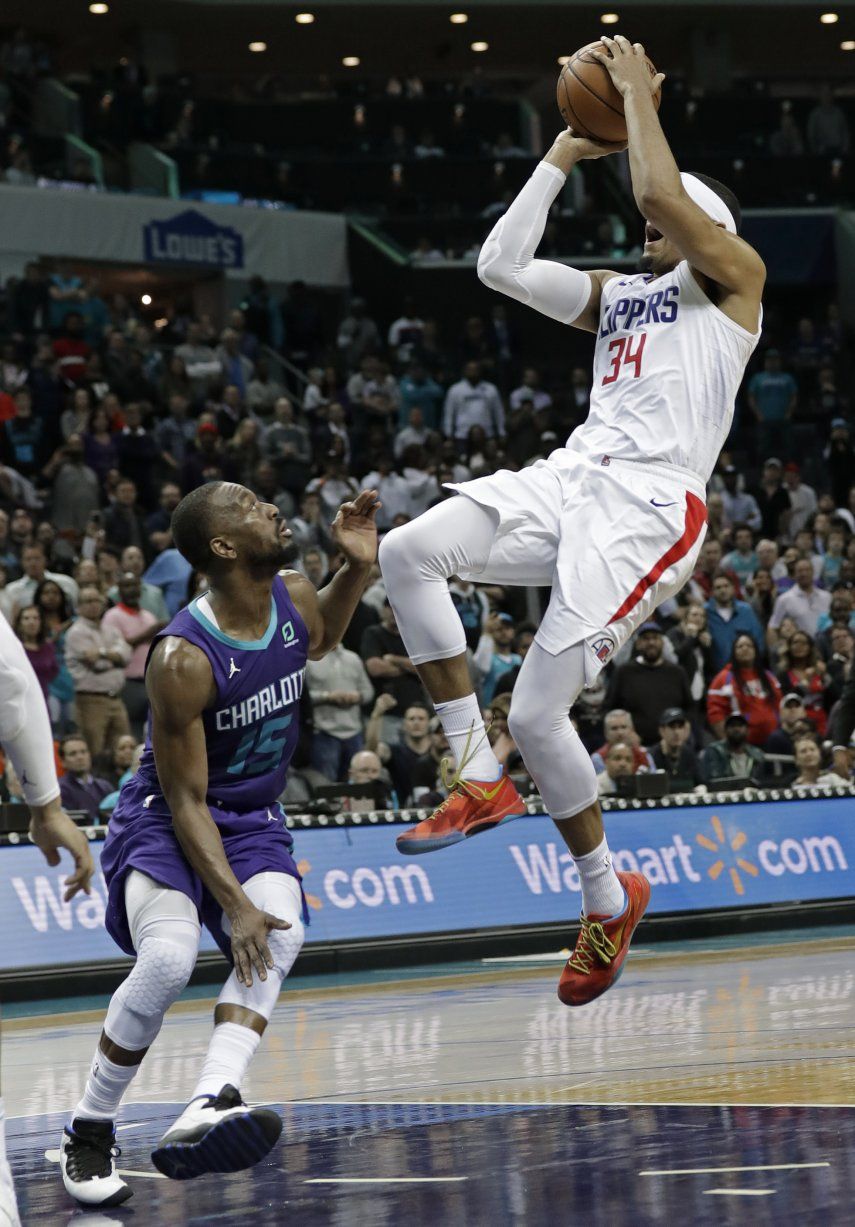 Harris da el triunfo a Clippers por 117-115 sobre Hornets